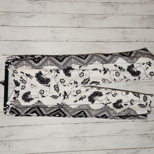 Women’s Black & White Floral Wide-Leg Pants